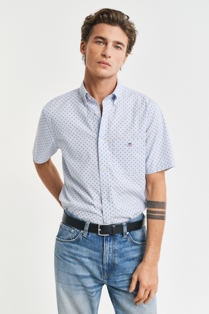 E-shop KOŠILE GANT REG MICRO PRINT SS SHIRT LIGHT BLUE