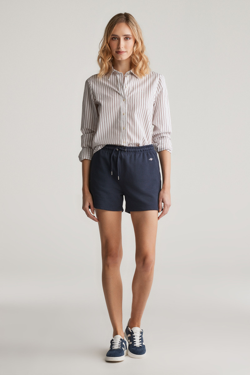 E-shop TEPLÁKOVÉ ŠORTKY GANT REG SHIELD SHORTS EVENING BLUE