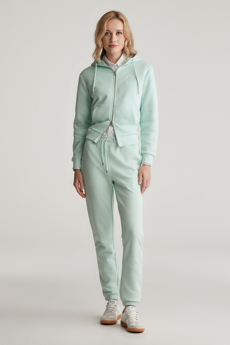 E-shop TEPLÁKY GANT REG TONAL SHIELD SWEATPANTS FADED MINT