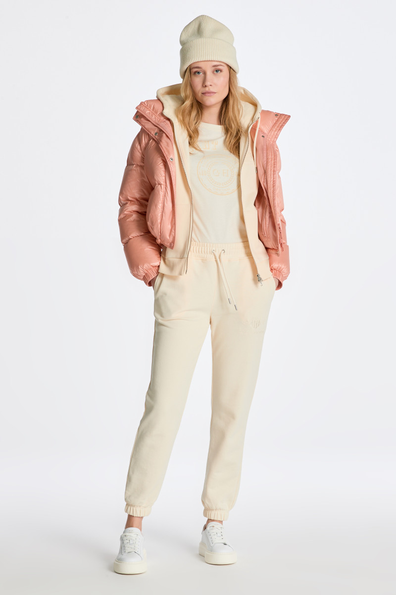 E-shop TEPLÁKY GANT REG TONAL SHIELD SWEATPANTS LINEN