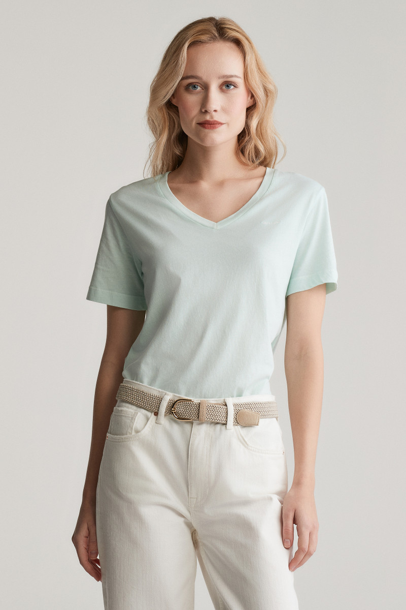 E-shop TRIČKO GANT REG SUNFADED SS V-NECK T-SHIRT FADED MINT