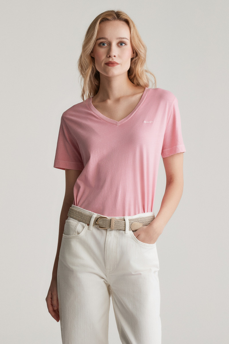 TRIČKO GANT REG SUNFADED SS V-NECK T-SHIRT GERANIUM PINK
