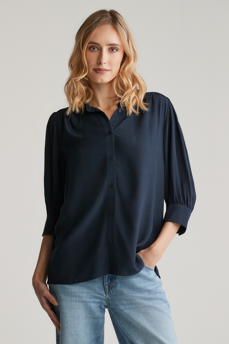 E-shop HALENKA GANT REG SS BLOUSE EVENING BLUE