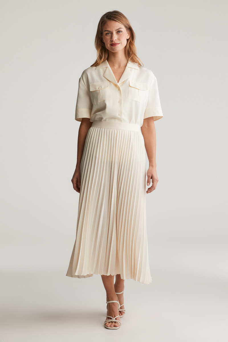 E-shop SUKNĚ GANT PLEATED SKIRT CREAM