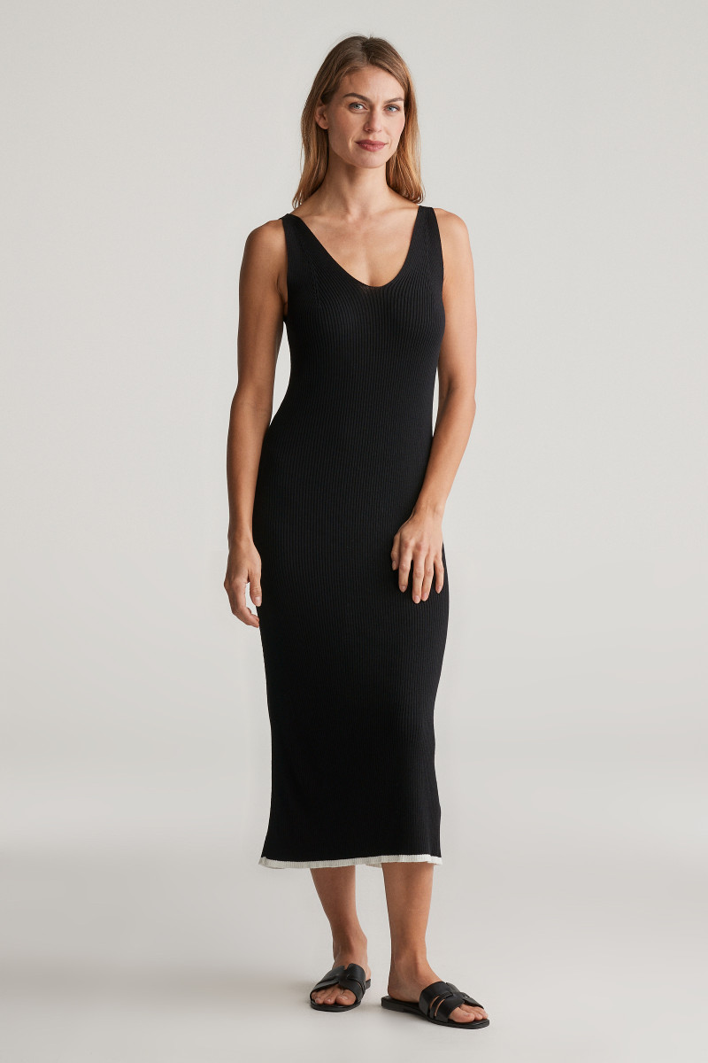 ŠATY GANT CONTRAST RIBBED KNIT STRAP DRESS BLACK