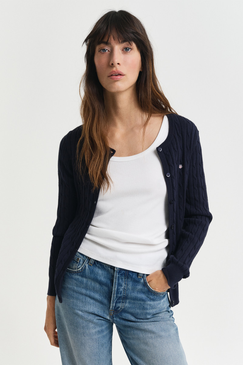 E-shop SVETR GANT STRETCH COTTON CABLE CARDIGAN EVENING BLUE