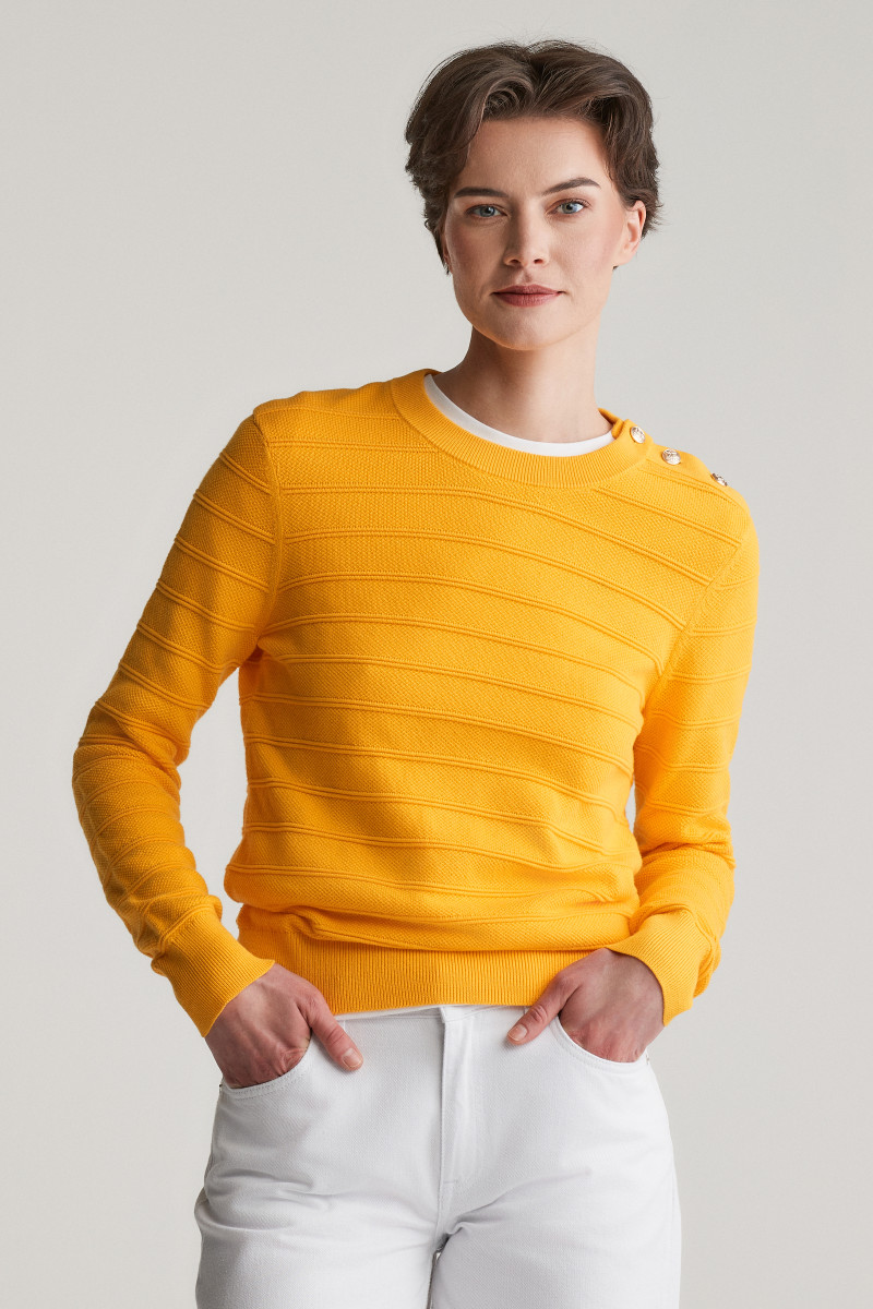 E-shop SVETR GANT TEXTURED COTTON C-NECK DAFFODIL YELLOW