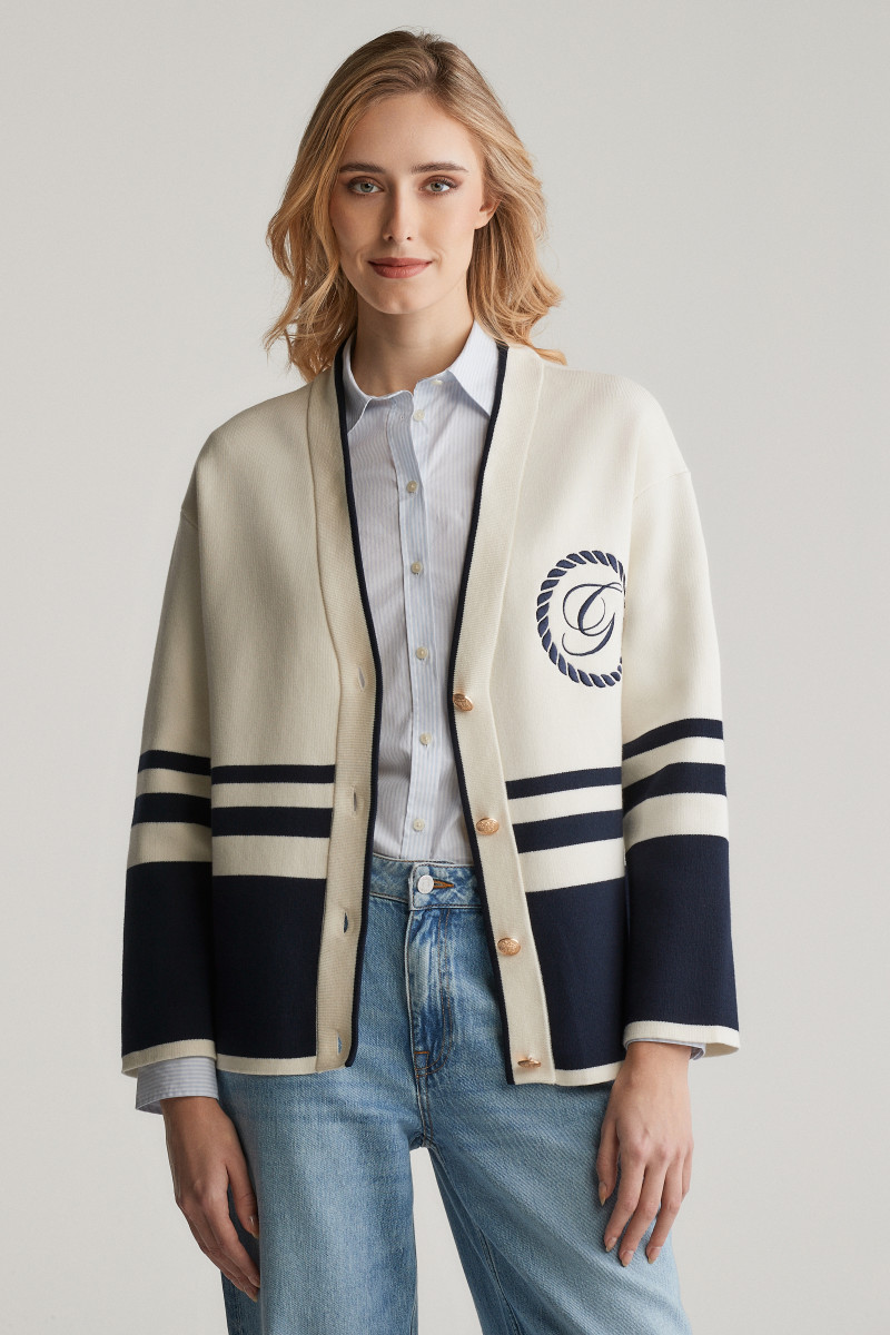 SVETR GANT VARSITY V-NECK CARDIGAN CREAM