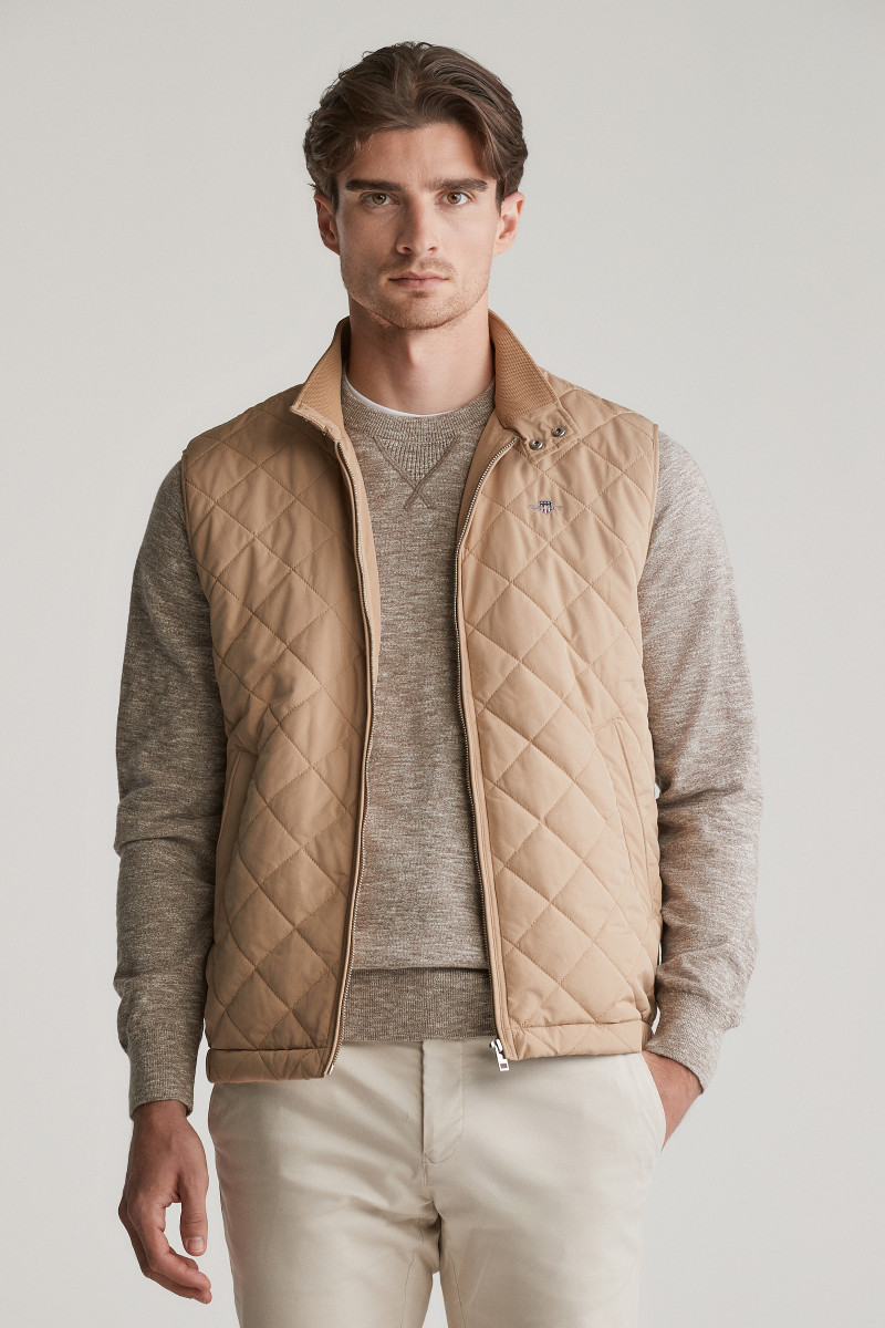 VESTA GANT QUILTED WINDCHEATER VEST DARK KHAKI