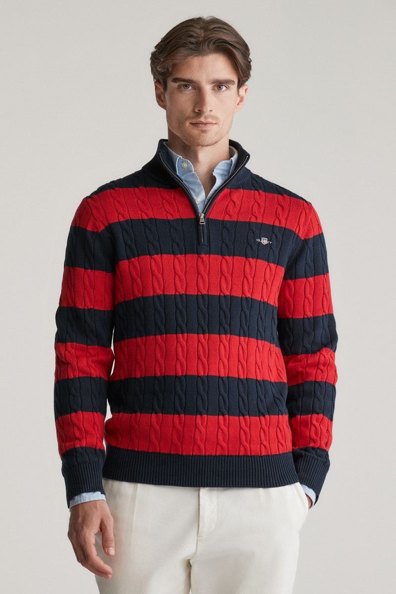 SVETR GANT STRIPED COTTON CABLE HALF ZIP RUBY RED