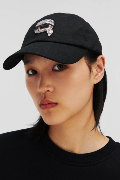 SAPKA KARL LAGERFELD K/IKONIK 2.0 KARL RHNSTNS CAP - Kép 2