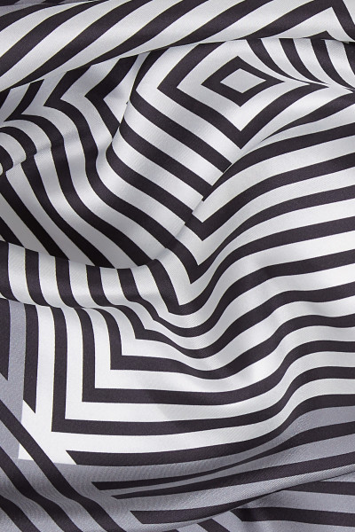 ŠÁTEK KARL LAGERFELD K/ESSENTIAL STRIPES SILK SCARF - Fotografie č. 4