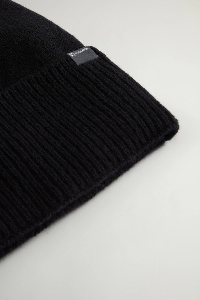 ČAPICA WOOLRICH CASHMERE RIBBED BEANIE - Fotografia č. 4