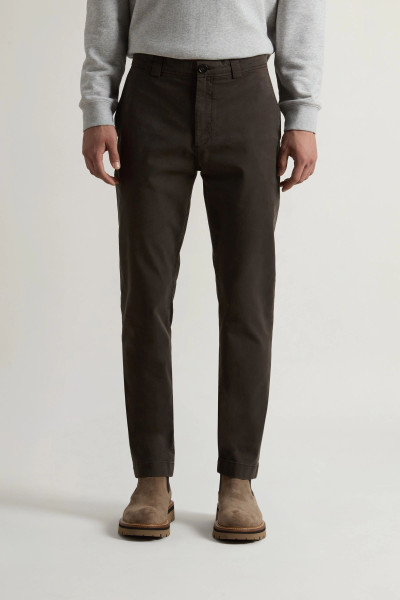 KALHOTY WOOLRICH CLASSIC CHINO PANT - Fotografie č. 2