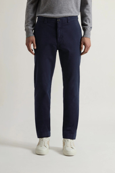KALHOTY WOOLRICH CLASSIC CHINO PANT - Fotografie č. 2