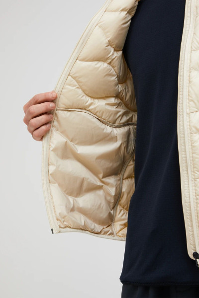 VESTA PEAK PERFORMANCE M HELIUM DOWN VEST - Fotografie č. 8