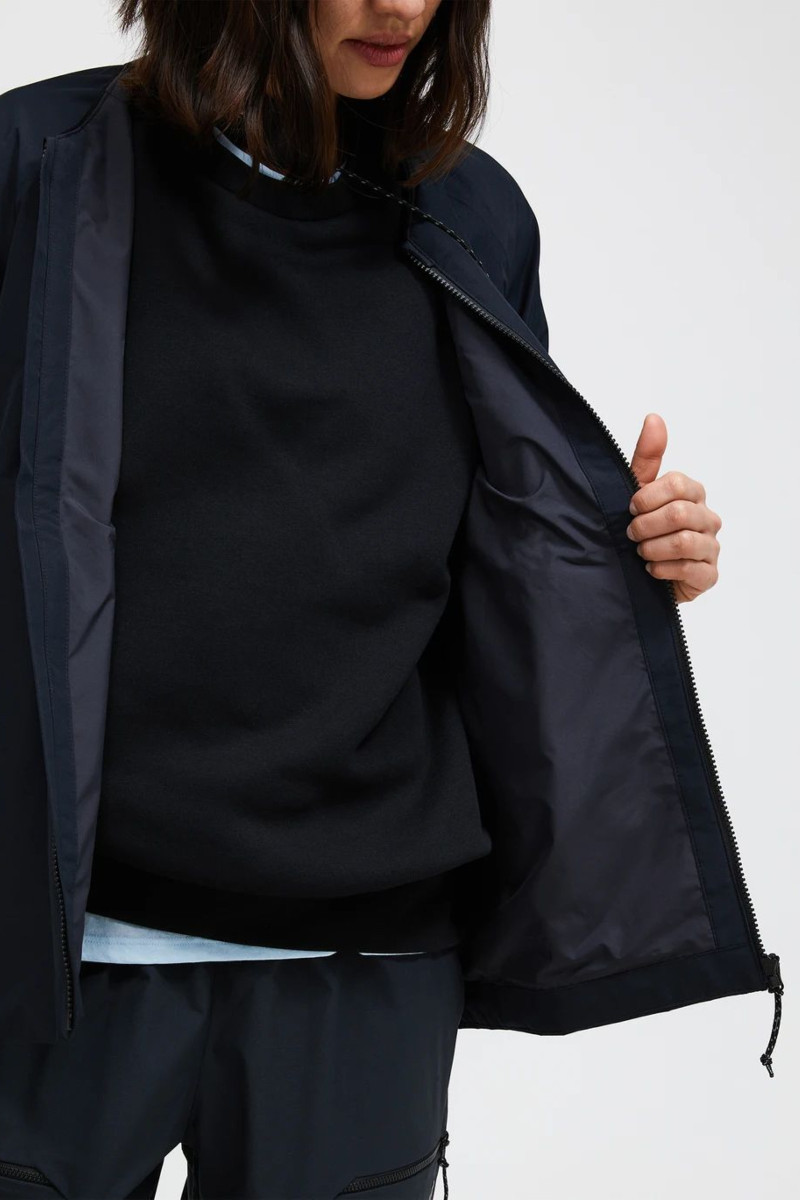 Bunda Peak Performance W Quest Jacket Black