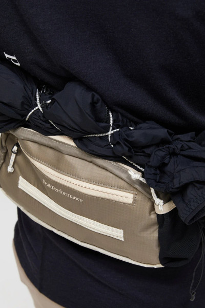 BUM BAG PEAK PERFORMANCE TRAIL HIP BAG - Fotografie č. 6
