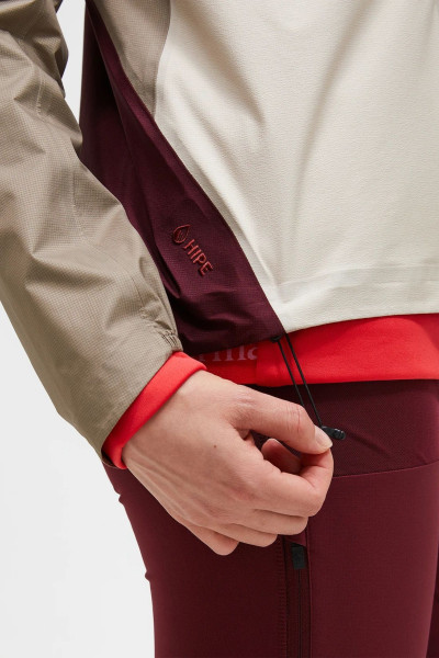 BUNDA PEAK PERFORMANCE W TRAIL 3L HIPE JACKET - Fotografie č. 6