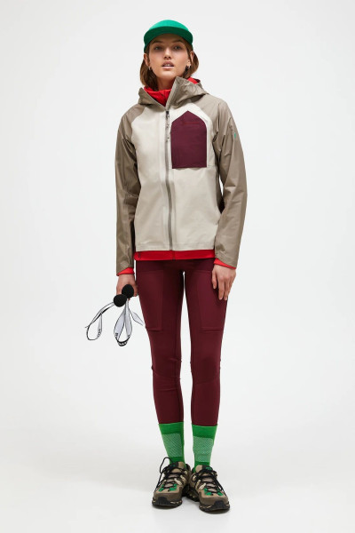 BUNDA PEAK PERFORMANCE W TRAIL 3L HIPE JACKET - Fotografie č. 8