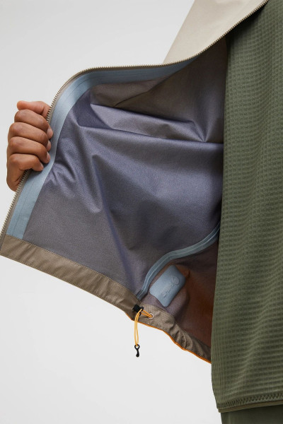 BUNDA PEAK PERFORMANCE M TRAIL 3L HIPE JACKET - Fotografia č. 10