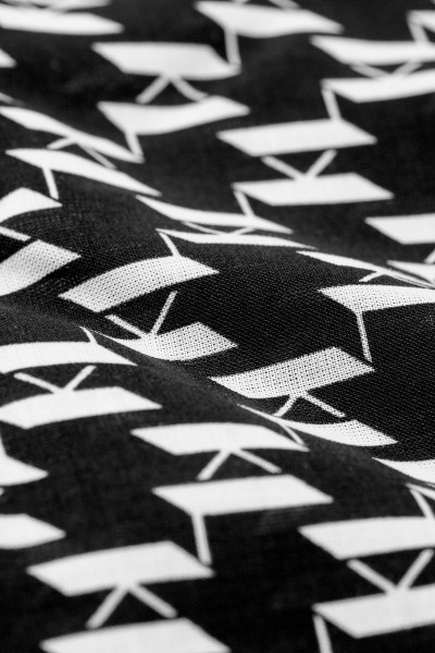 PLÁŽOVÉ OBLEČENÍ KARL LAGERFELD MONOGRAM AOP PAREO - Fotografie č. 5