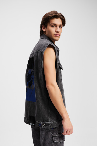 VESTA KARL LAGERFELD JEANS KLJ RELAXED DENIM VEST PRINT - Fotografie č. 3