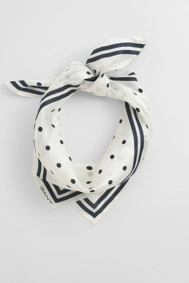 E-shop ŠÁTEK GANT DOT PRINT SILK SCARF EGGSHELL