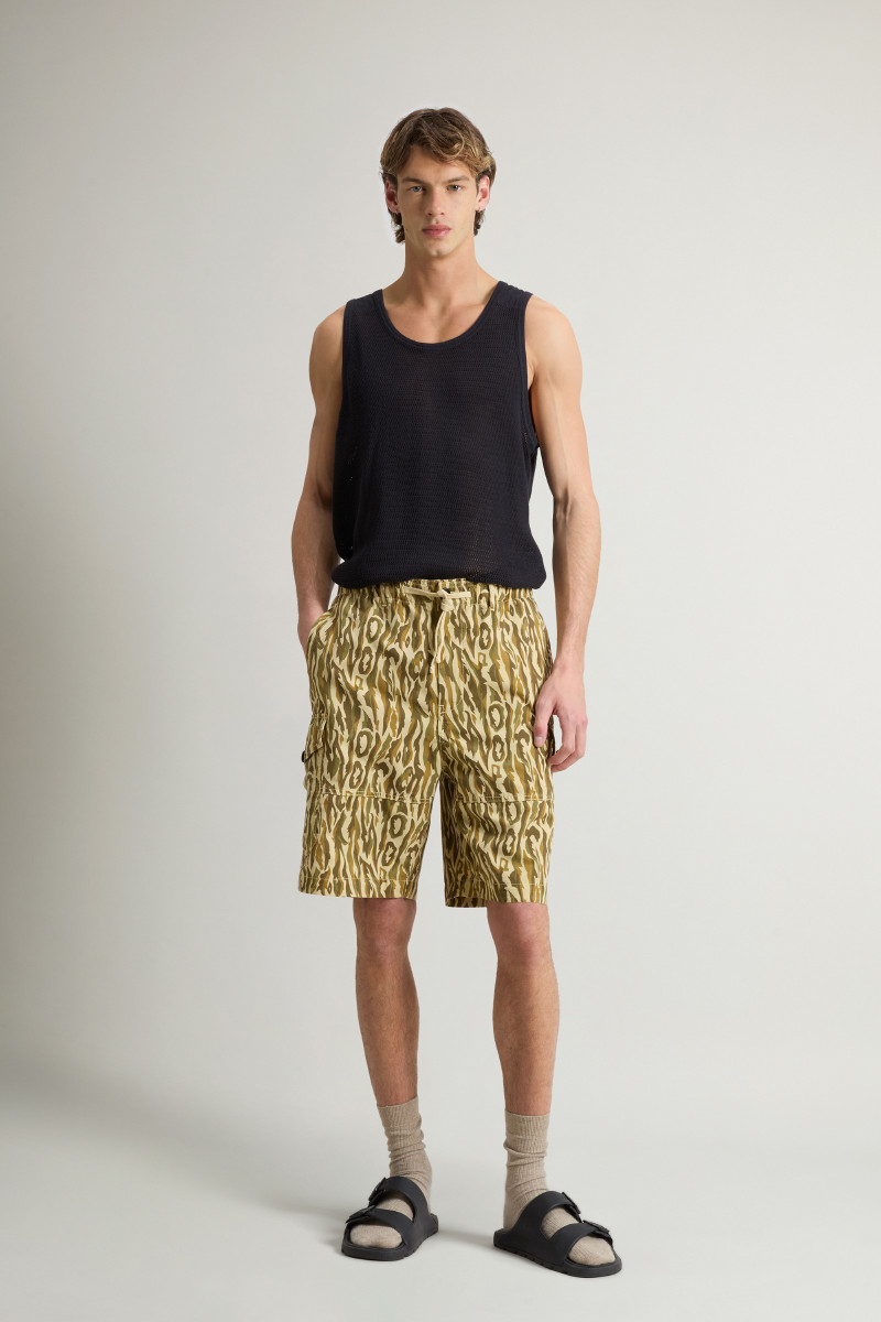 Rövidnadrág Woolrich Camo Cotton Linen Short Beige Camo