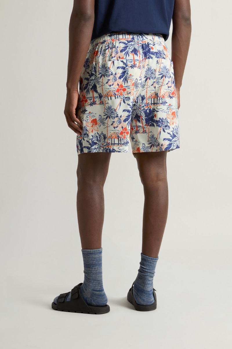 Šortky Woolrich Printed Rayon Shorts White Hawaiian