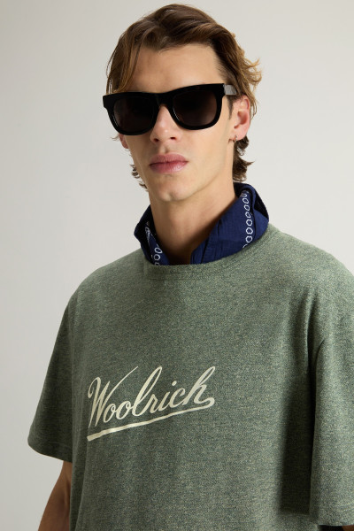 TRIČKO WOOLRICH MOULINE JERSEY LOGO T-SHIRT - Fotografie č. 4
