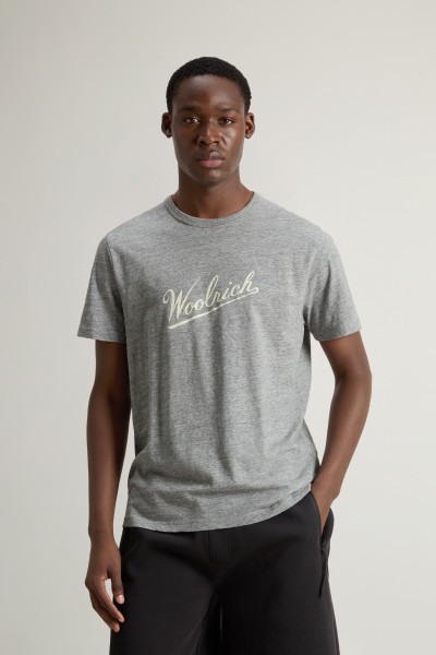 TRIČKO WOOLRICH MOULINE JERSEY LOGO T-SHIRT - Fotografie č. 1