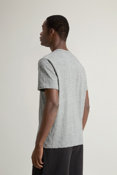 TRIČKO WOOLRICH MOULINE JERSEY LOGO T-SHIRT - Fotografie č. 3