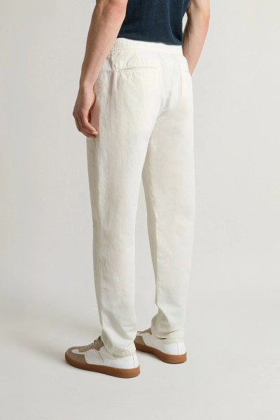 KALHOTY WOOLRICH LINEN BLEND PANTS - Fotografie č. 3
