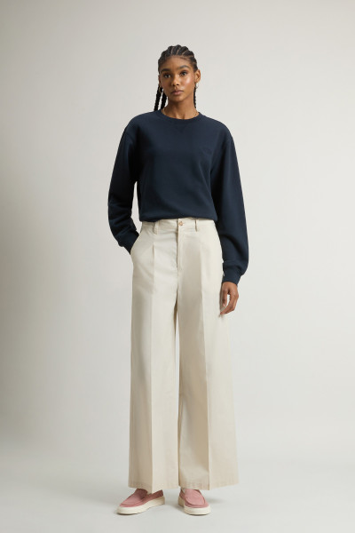 KALHOTY WOOLRICH WIDE LEG CHINO TROUSER - Fotografie č. 1