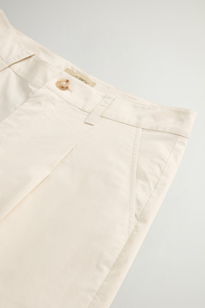 KALHOTY WOOLRICH WIDE LEG CHINO TROUSER - Fotografie č. 6