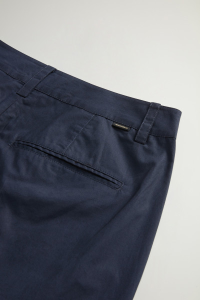 KALHOTY WOOLRICH WIDE LEG CHINO TROUSER - Fotografie č. 7