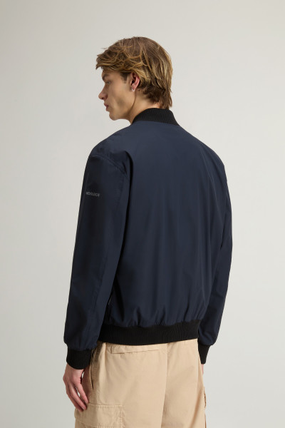 BUNDA WOOLRICH MATT STRETCH BOMBER - Fotografie č. 3