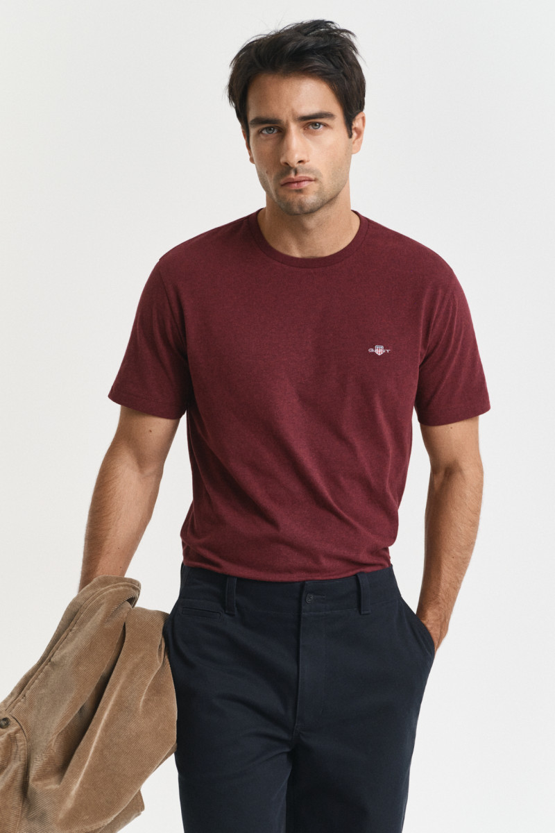E-shop TRIČKO GANT REG SHIELD SS T-SHIRT BORDEAUX MELANGE