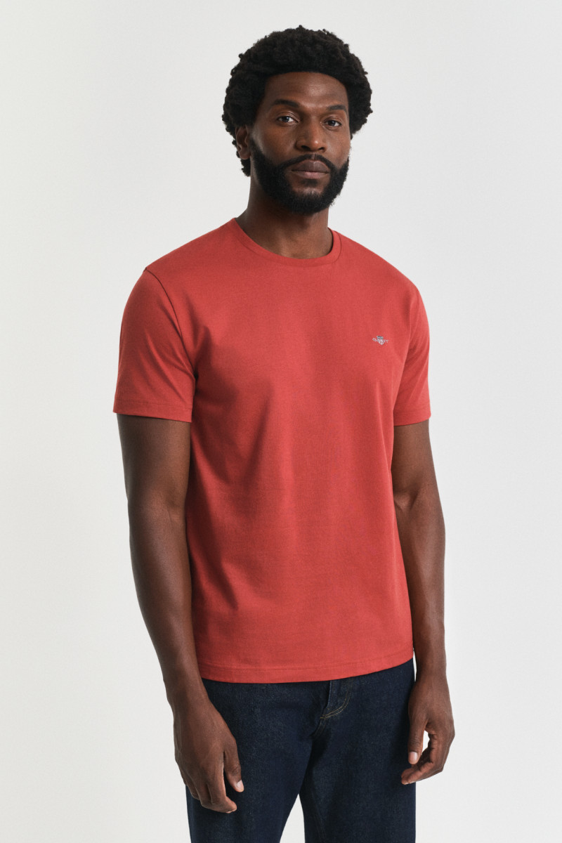 E-shop TRIČKO GANT REG SHIELD SS T-SHIRT MODERN RUST