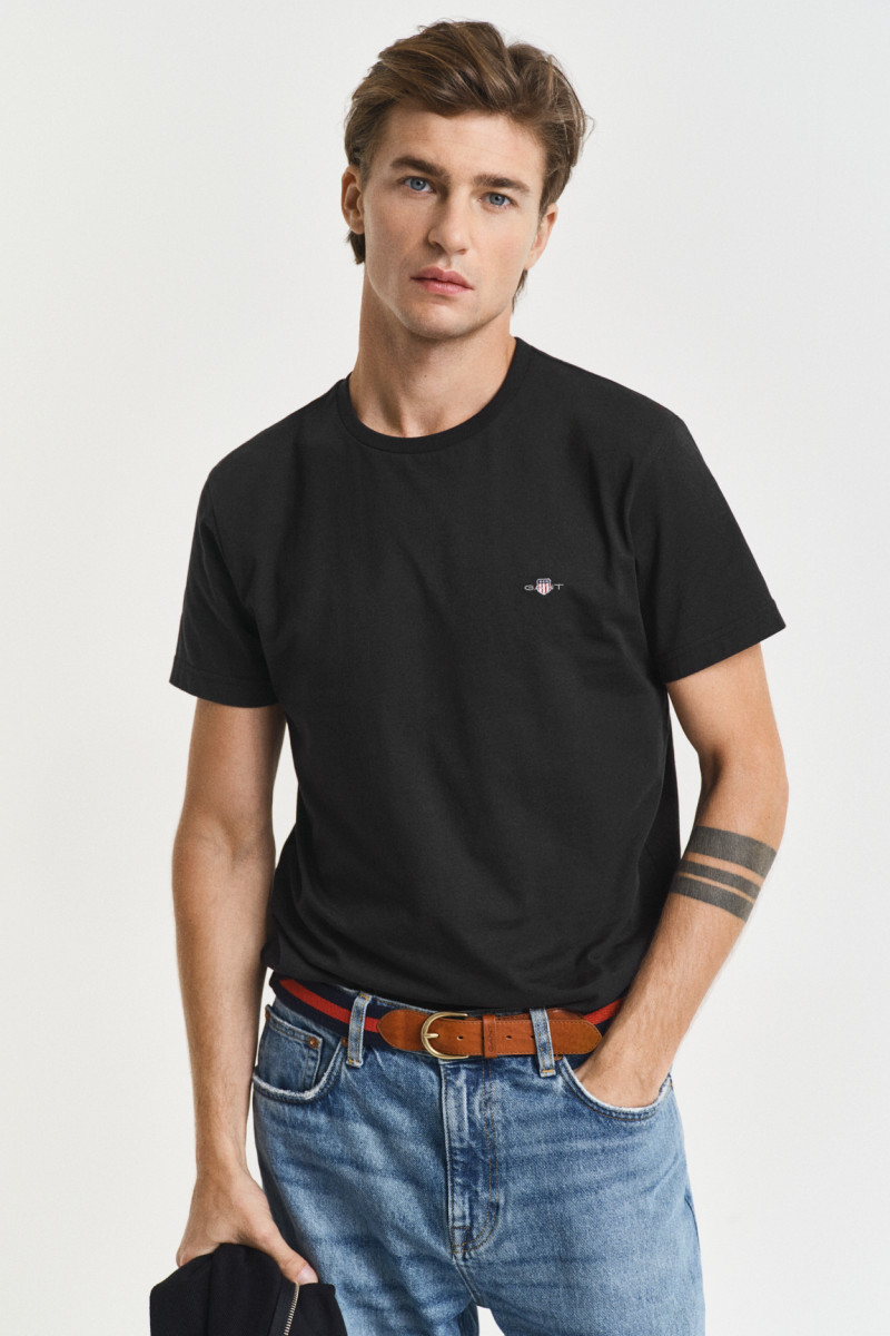 TRIČKO GANT SLIM SHIELD SS T-SHIRT BLACK