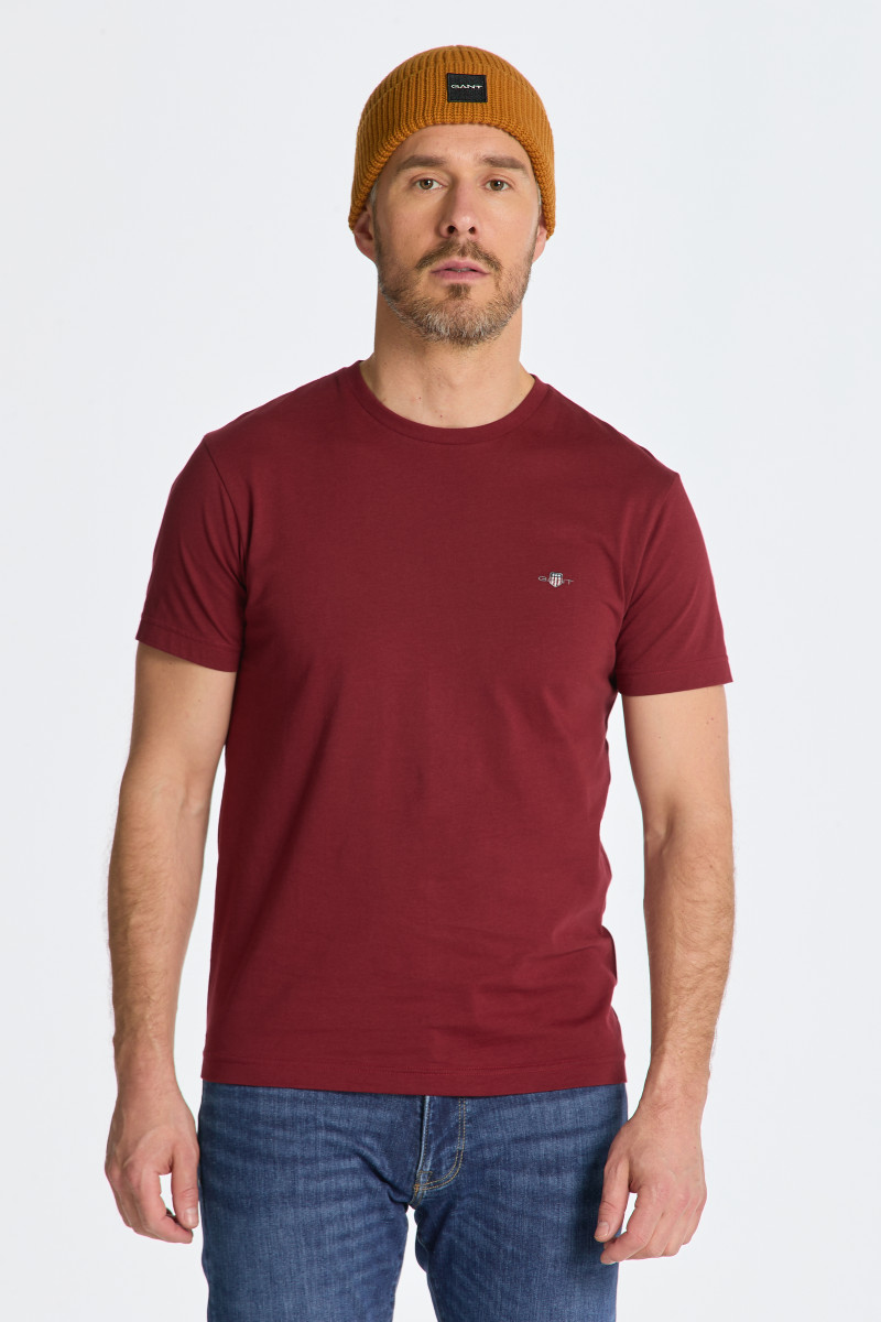 E-shop TRIČKO GANT SLIM SHIELD SS T-SHIRT PLUMPED RED