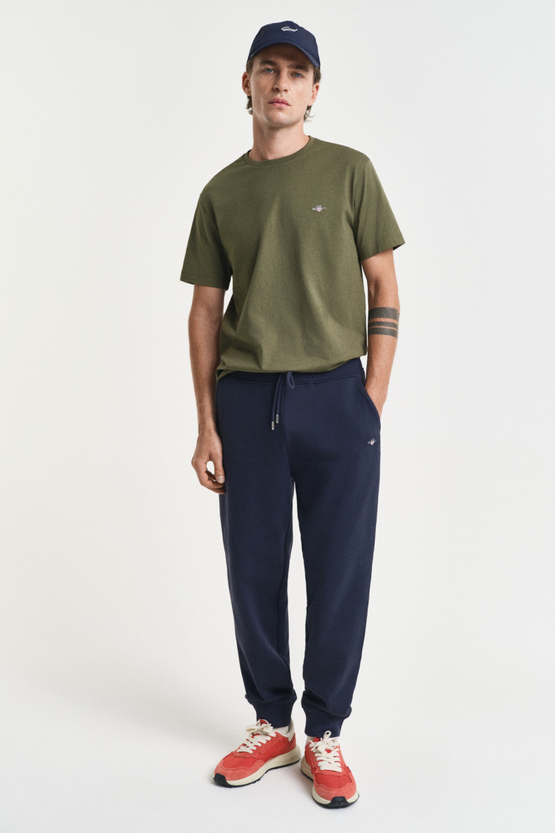 TEPLÁKY GANT REG SHIELD SWEATPANTS EVENING BLUE