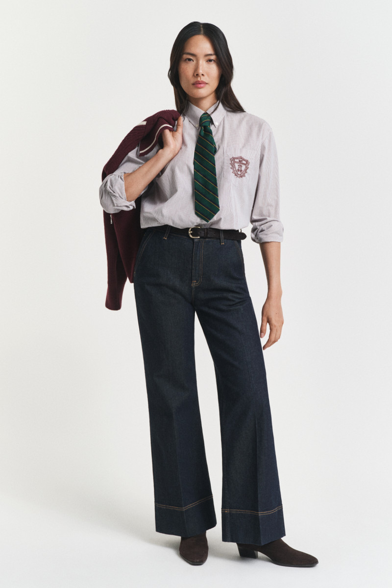 DŽÍNY GANT SLIM FLARE JEANS WITH HEM DETAIL DARK BLUE