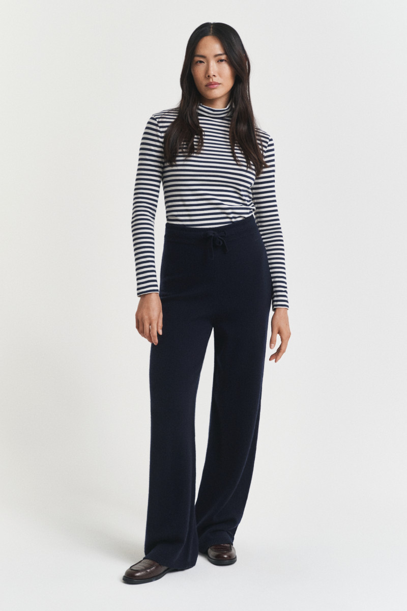KALHOTY GANT WOOL KNITTED PANTS EVENING BLUE