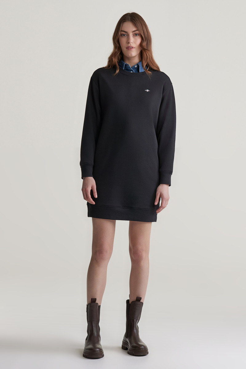 ŠATY GANT SHIELD C-NECK SWEAT DRESS BLACK
