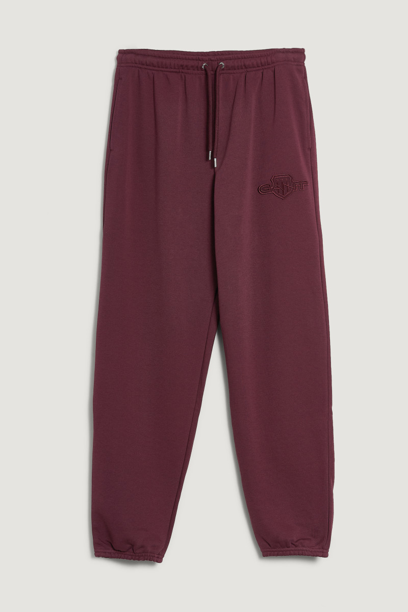 E-shop TEPLÁKY GANT REG TONAL SHIELD SWEATPANTS PLUM WINE