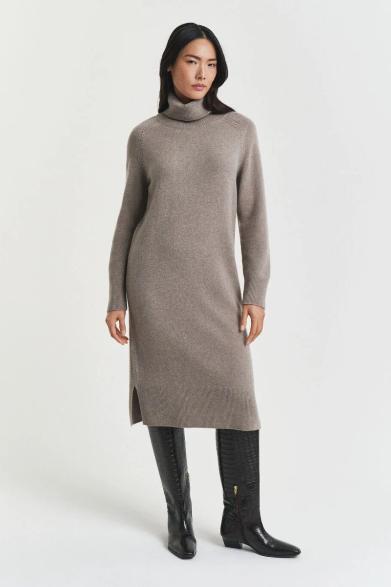E-shop ŠATY GANT DETAIL TURTLENECK DRESS TAUPE BEIGE