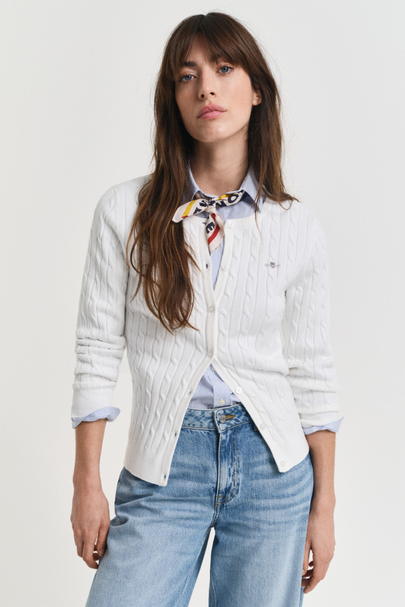 E-shop KARDIGÁN GANT STRETCH COTTON CABLE CARDIGAN EGGSHELL