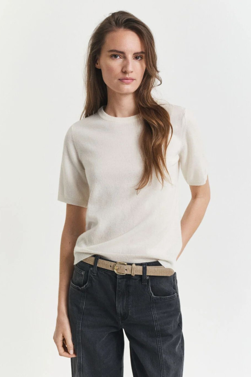 E-shop SVETR GANT SUPERFINE LAMBSWOOL SS C-NECK CREAM